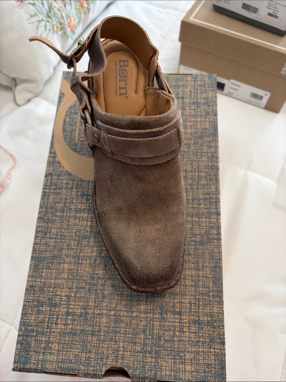 New in box Born Hudson Taupe Suede Slingback Clog Heels - Picture 2 of 5